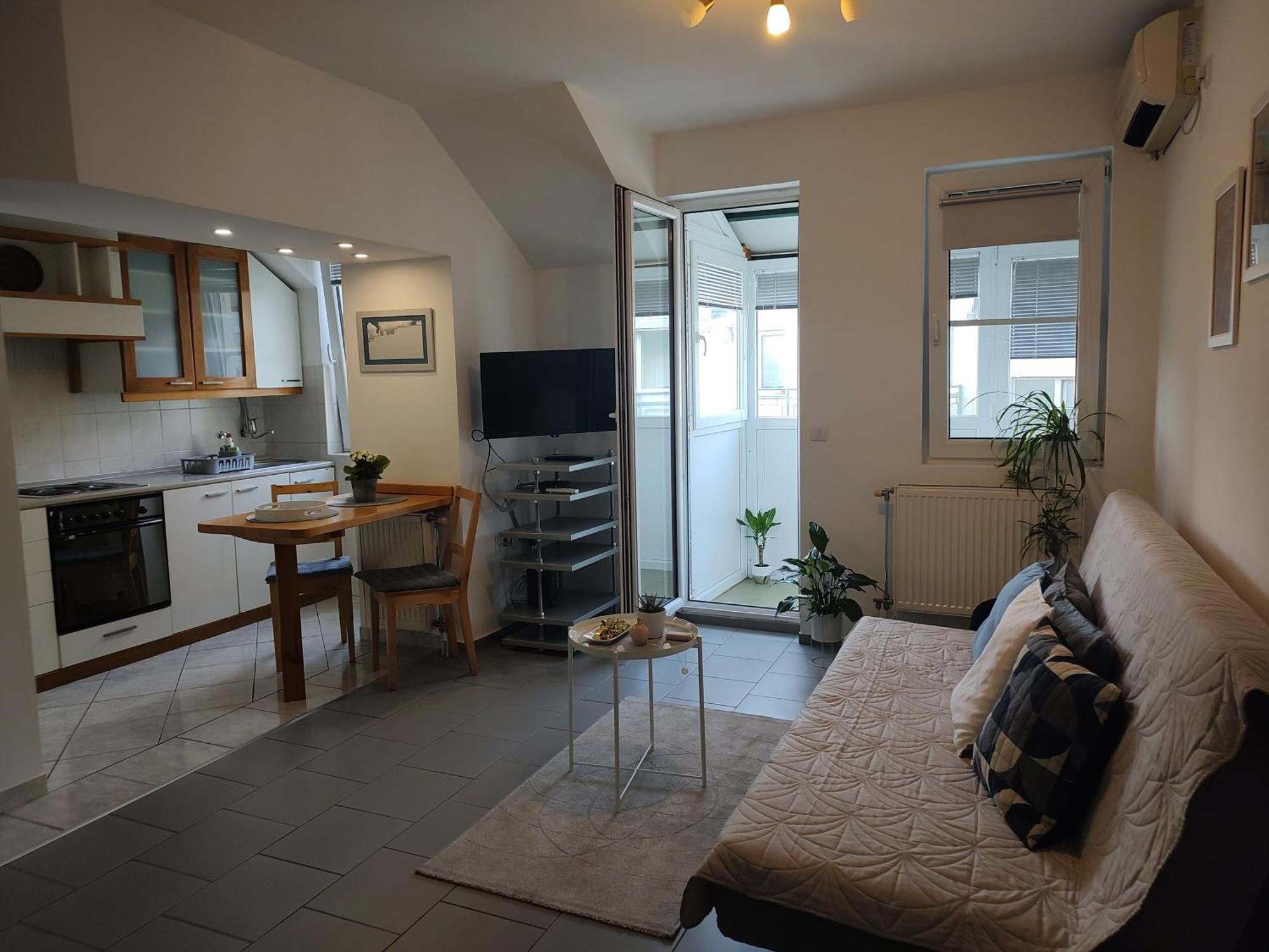 Twowheels Apartment - Apartment With Bicycles Novi Sad Dış mekan fotoğraf