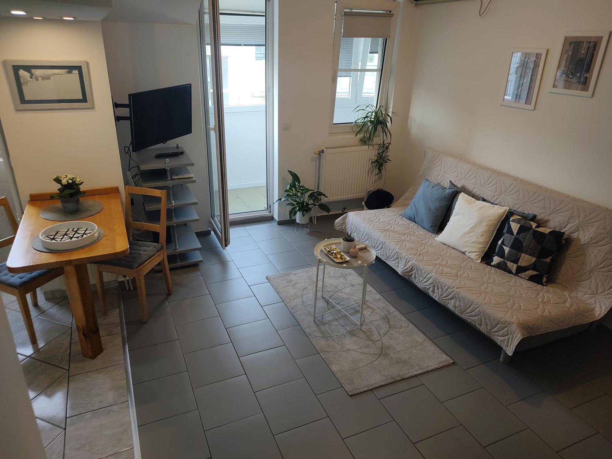 Twowheels Apartment - Apartment With Bicycles Novi Sad Dış mekan fotoğraf