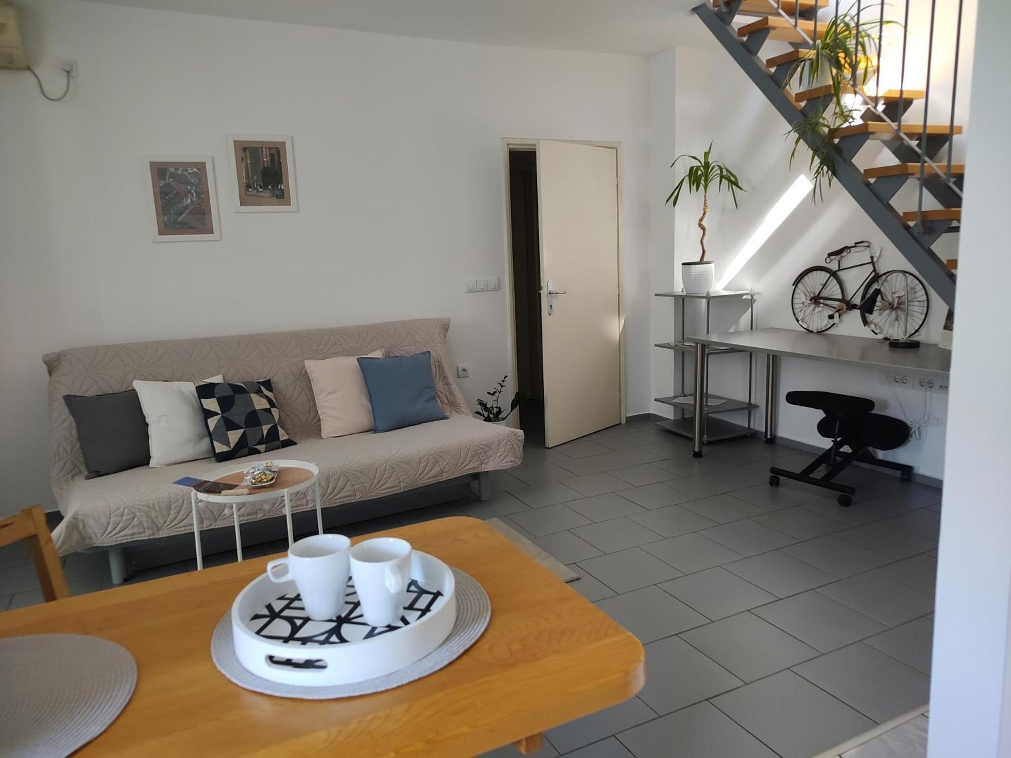 Twowheels Apartment - Apartment With Bicycles Novi Sad Dış mekan fotoğraf